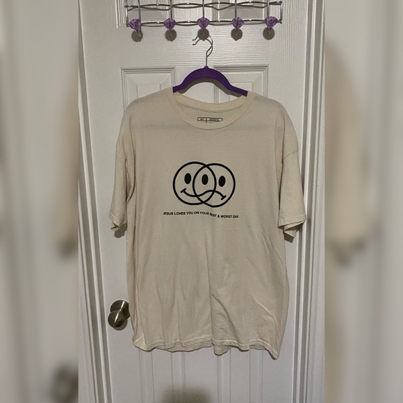 Tops - Jesus Loves You On Your Best & Worst Day Graphic Tee